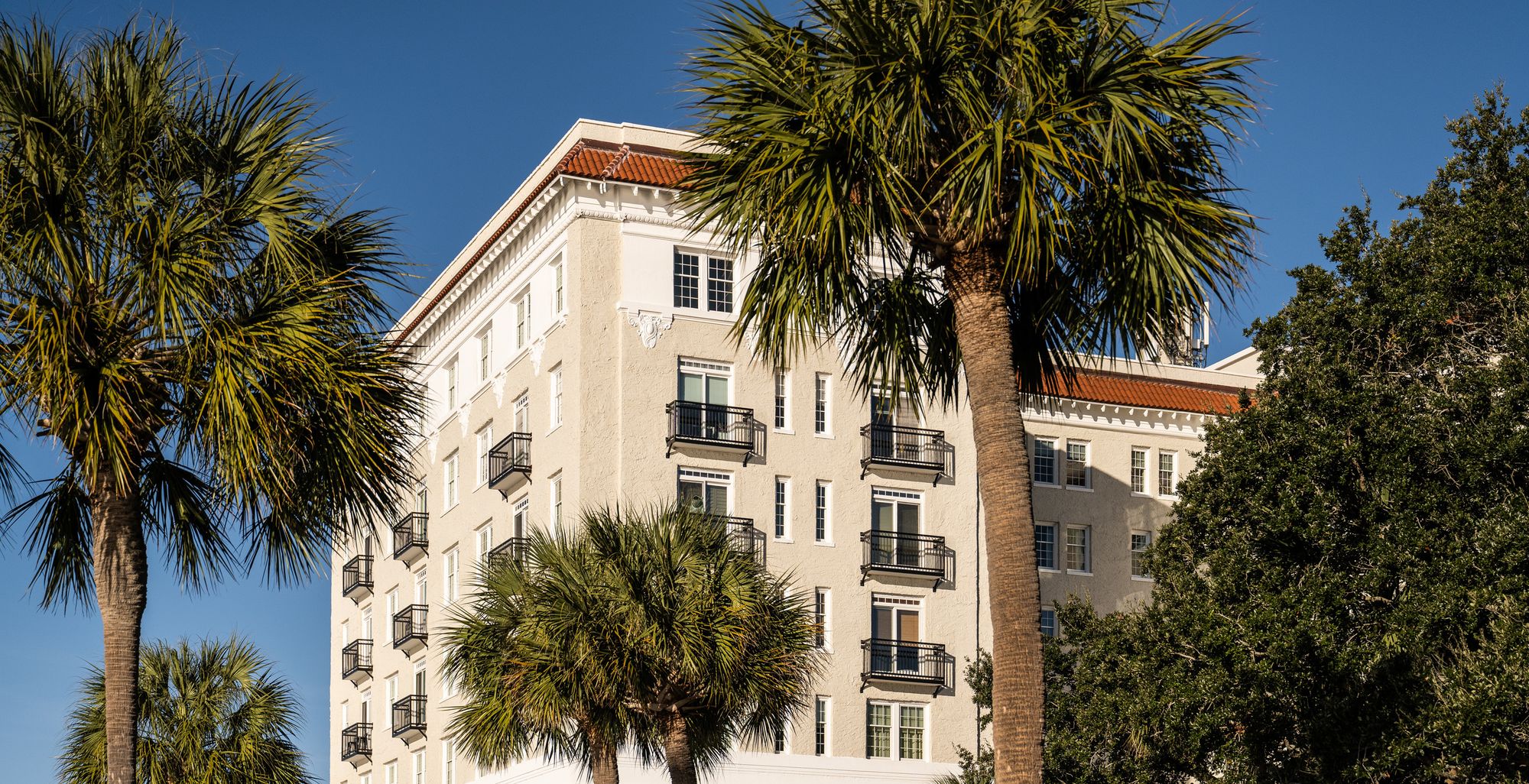 The Charleston Place - Historic Property Under New Management 